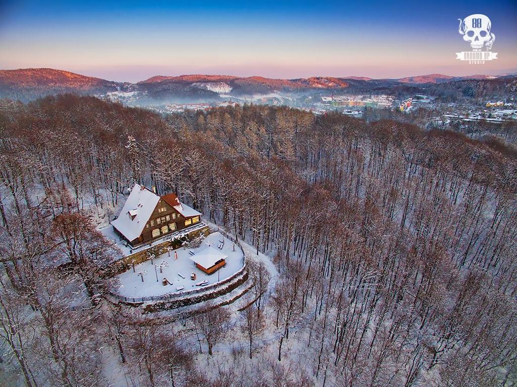 Guest House Wanda Валбжих Екстериор снимка