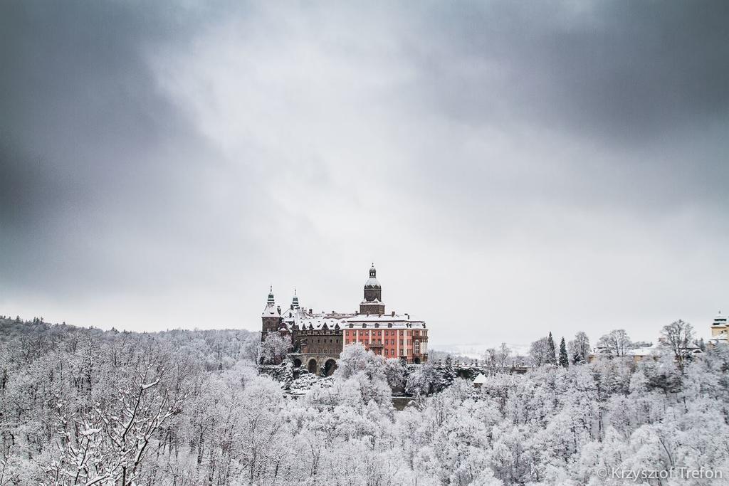 Guest House Wanda Валбжих Екстериор снимка