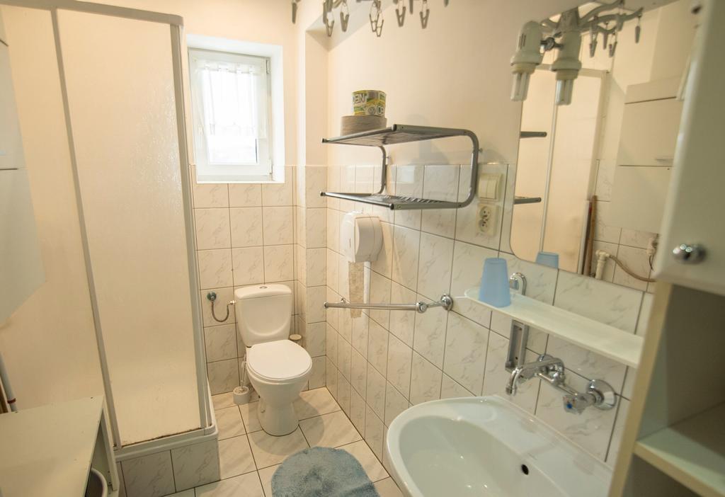 Guest House Wanda Валбжих Екстериор снимка