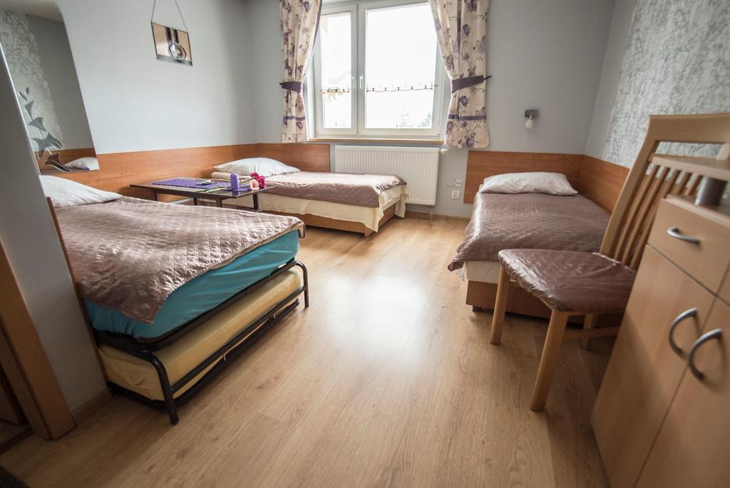 Guest House Wanda Валбжих Екстериор снимка