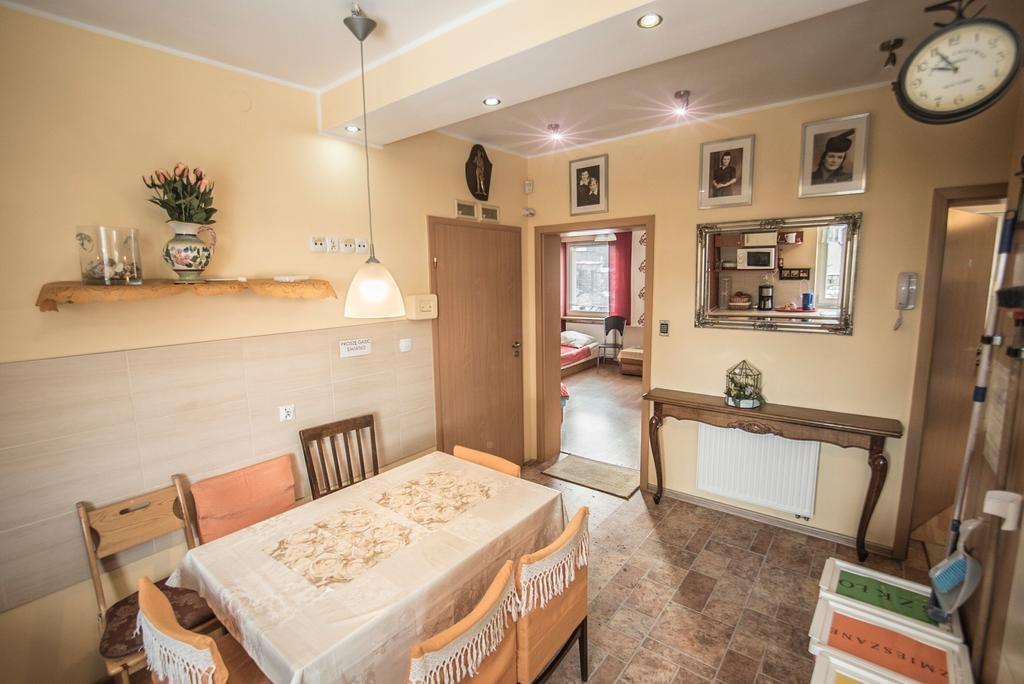 Guest House Wanda Валбжих Екстериор снимка